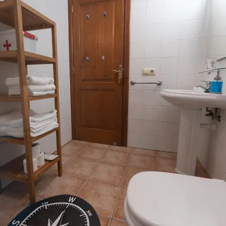 Anzuelo Фамара